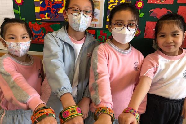 四年級 《給家人的手鐲》